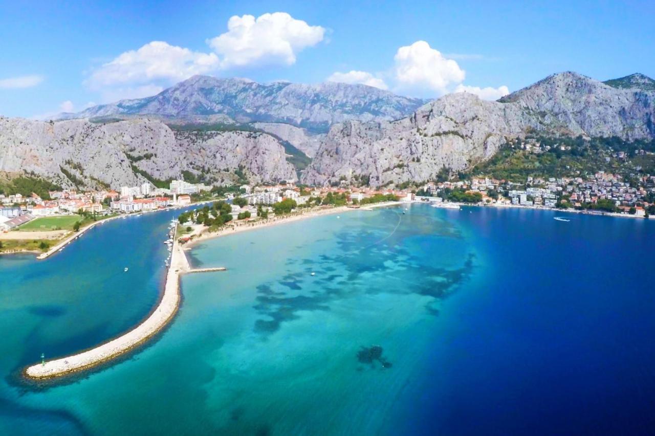 Apartments & Restaurant Galeb Marusici  외부 사진