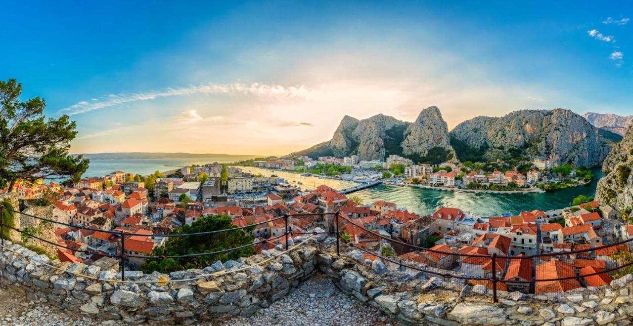 Apartments & Restaurant Galeb Marusici  외부 사진